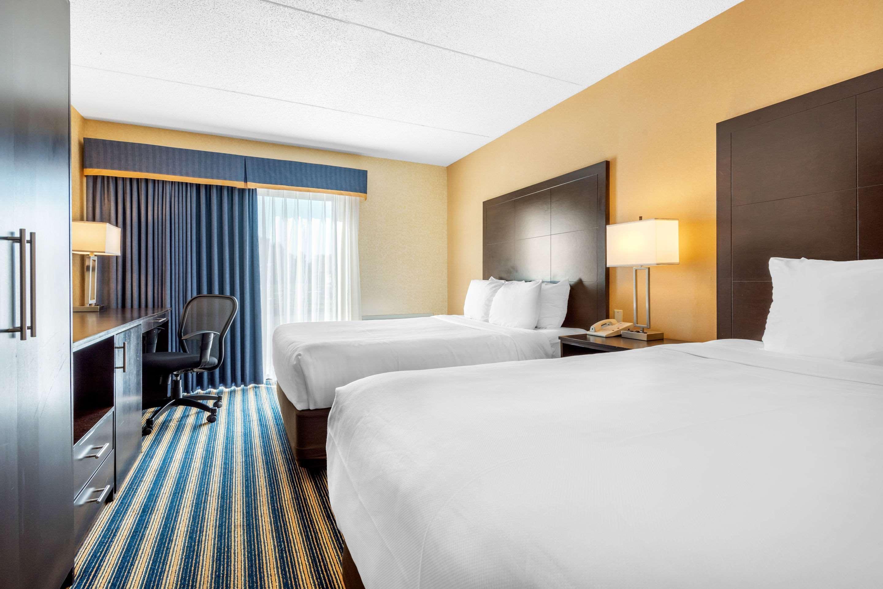 Comfort Inn Сент-Томас Екстер'єр фото