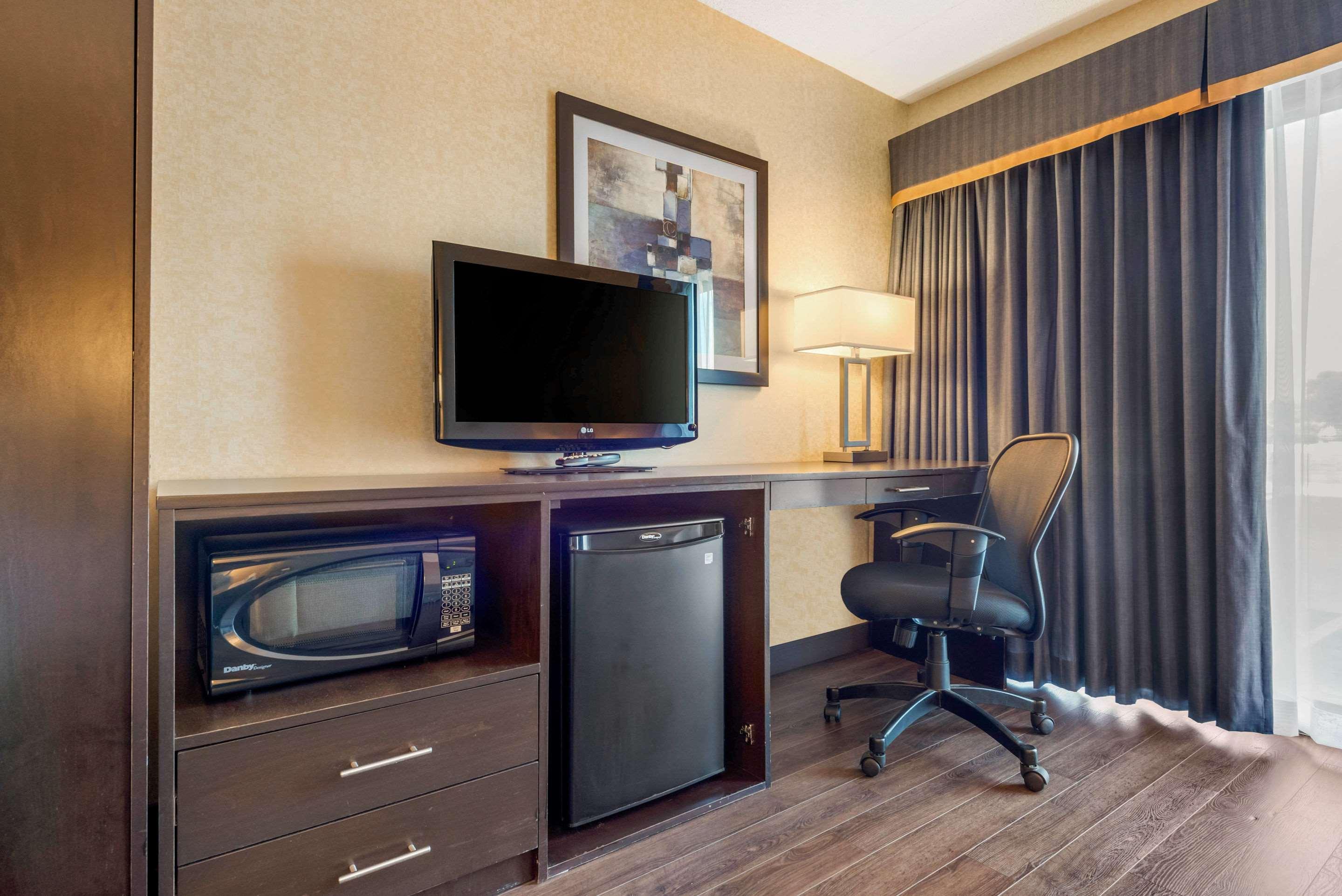Comfort Inn Сент-Томас Екстер'єр фото
