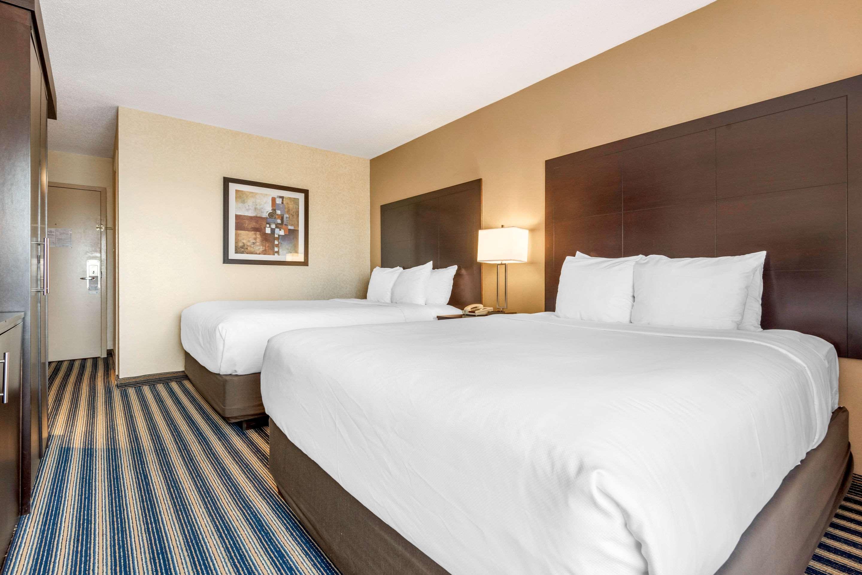 Comfort Inn Сент-Томас Екстер'єр фото