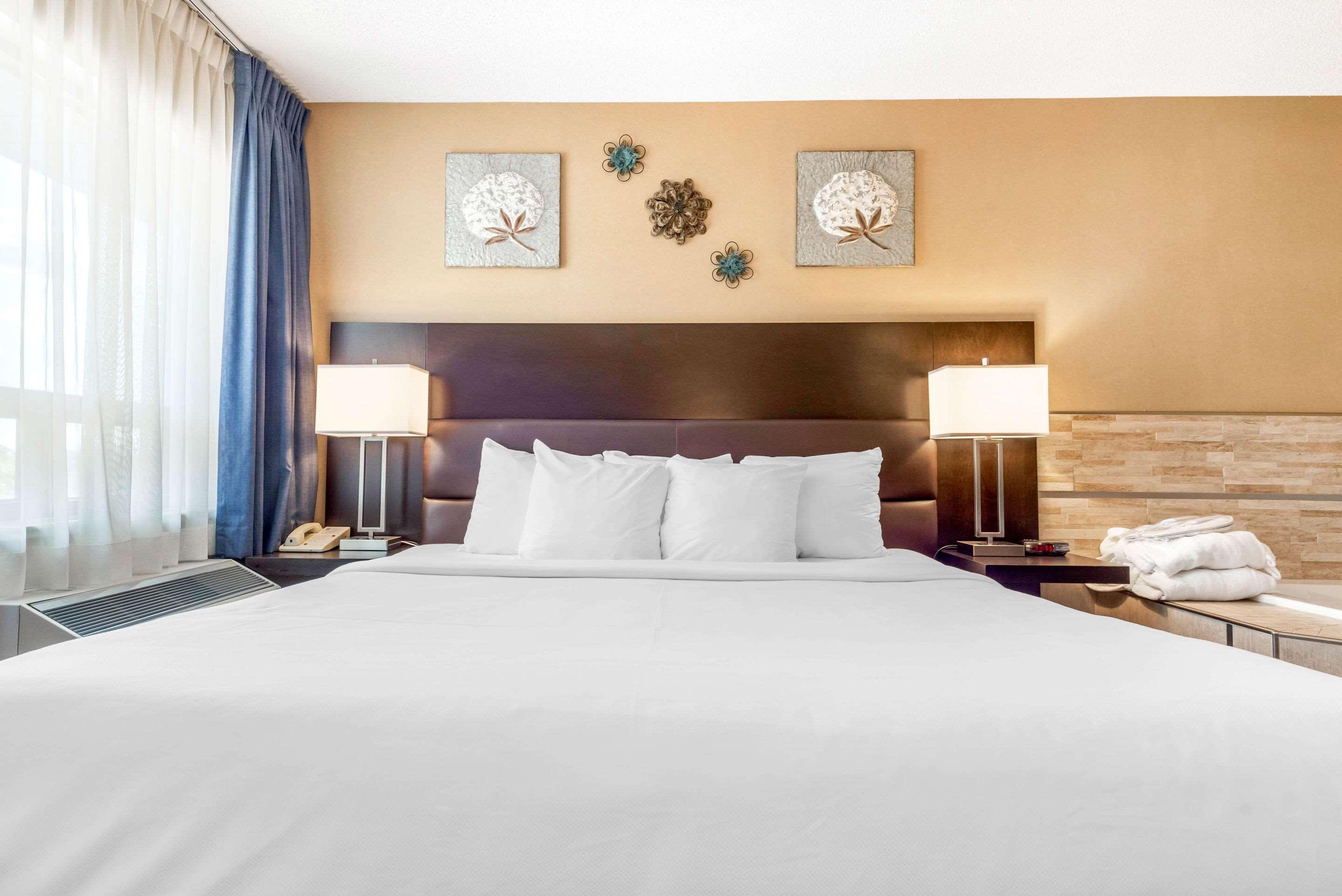 Comfort Inn Сент-Томас Екстер'єр фото