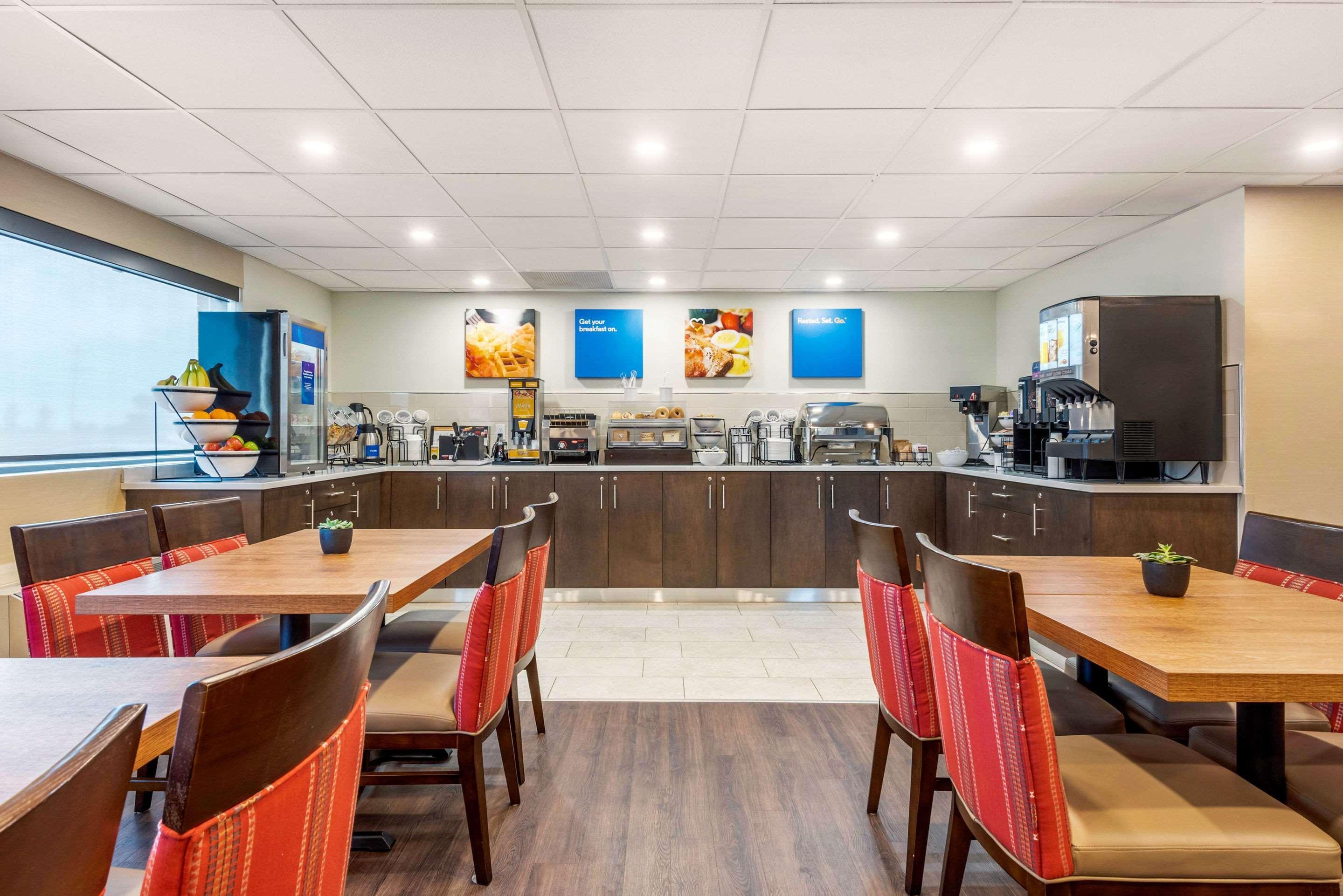 Comfort Inn Сент-Томас Екстер'єр фото