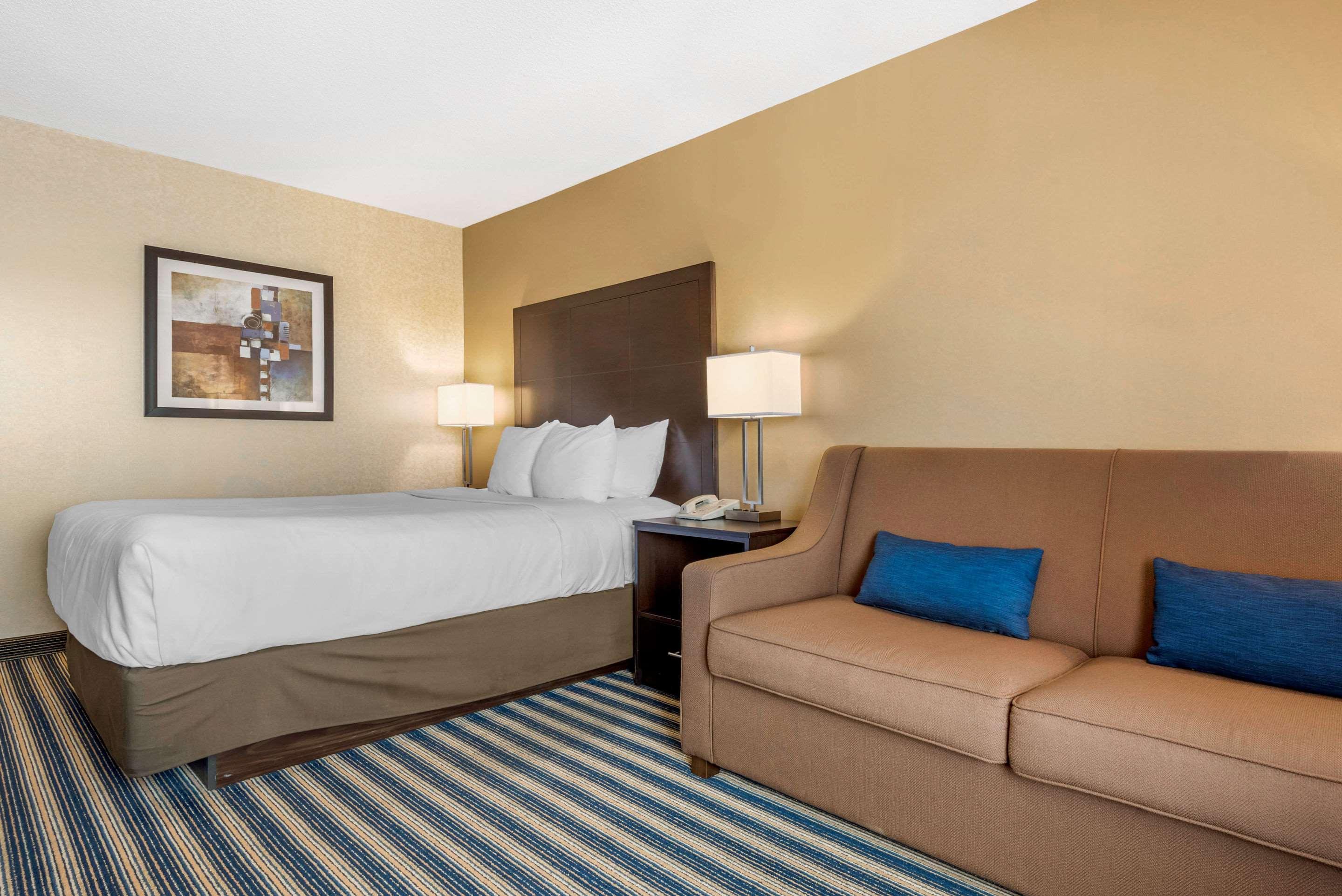 Comfort Inn Сент-Томас Екстер'єр фото