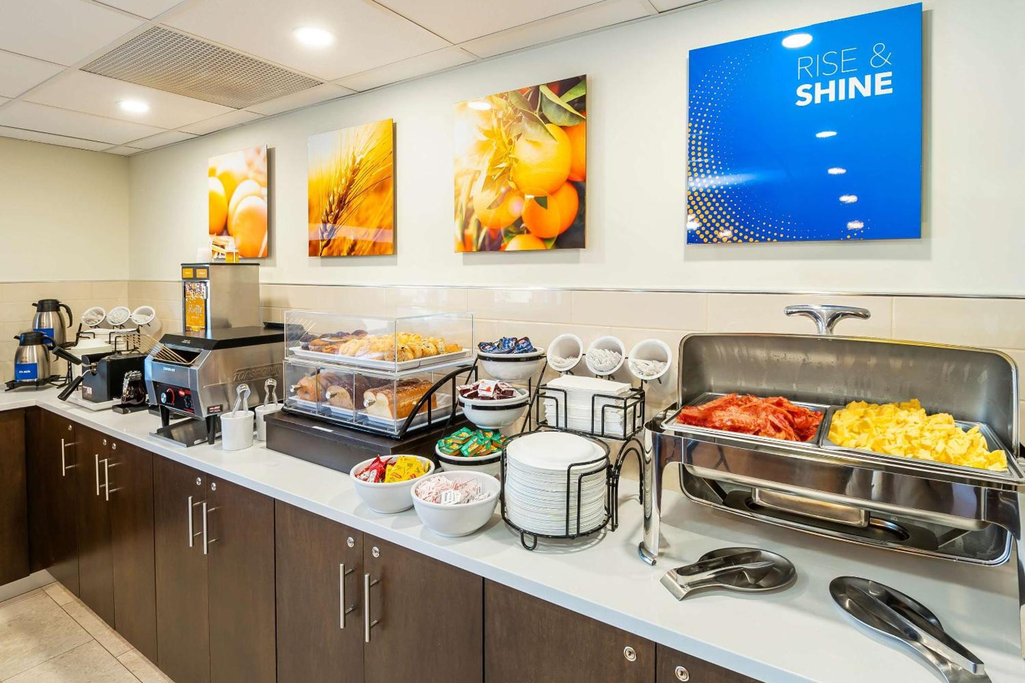 Comfort Inn Сент-Томас Екстер'єр фото