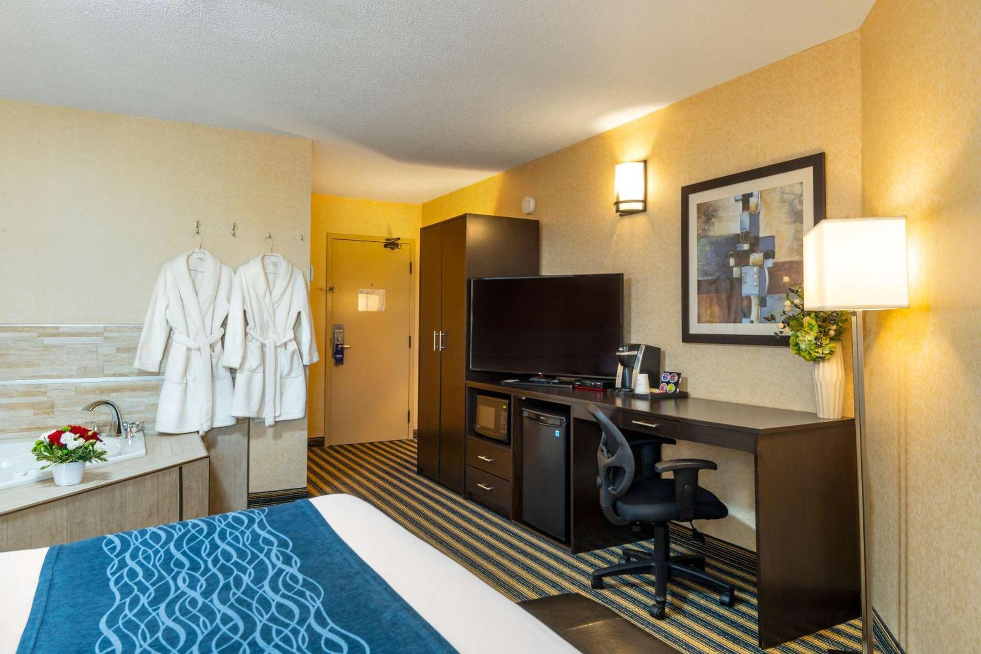Comfort Inn Сент-Томас Екстер'єр фото