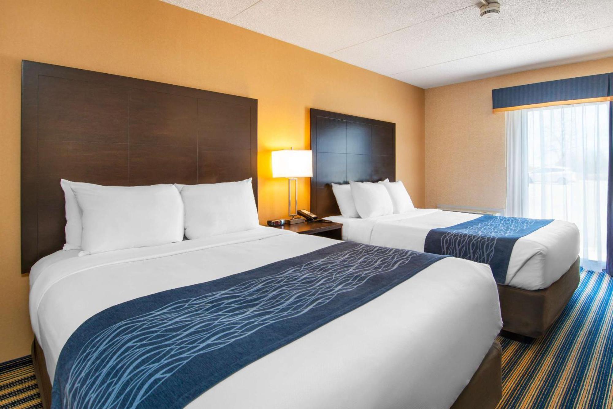 Comfort Inn Сент-Томас Екстер'єр фото