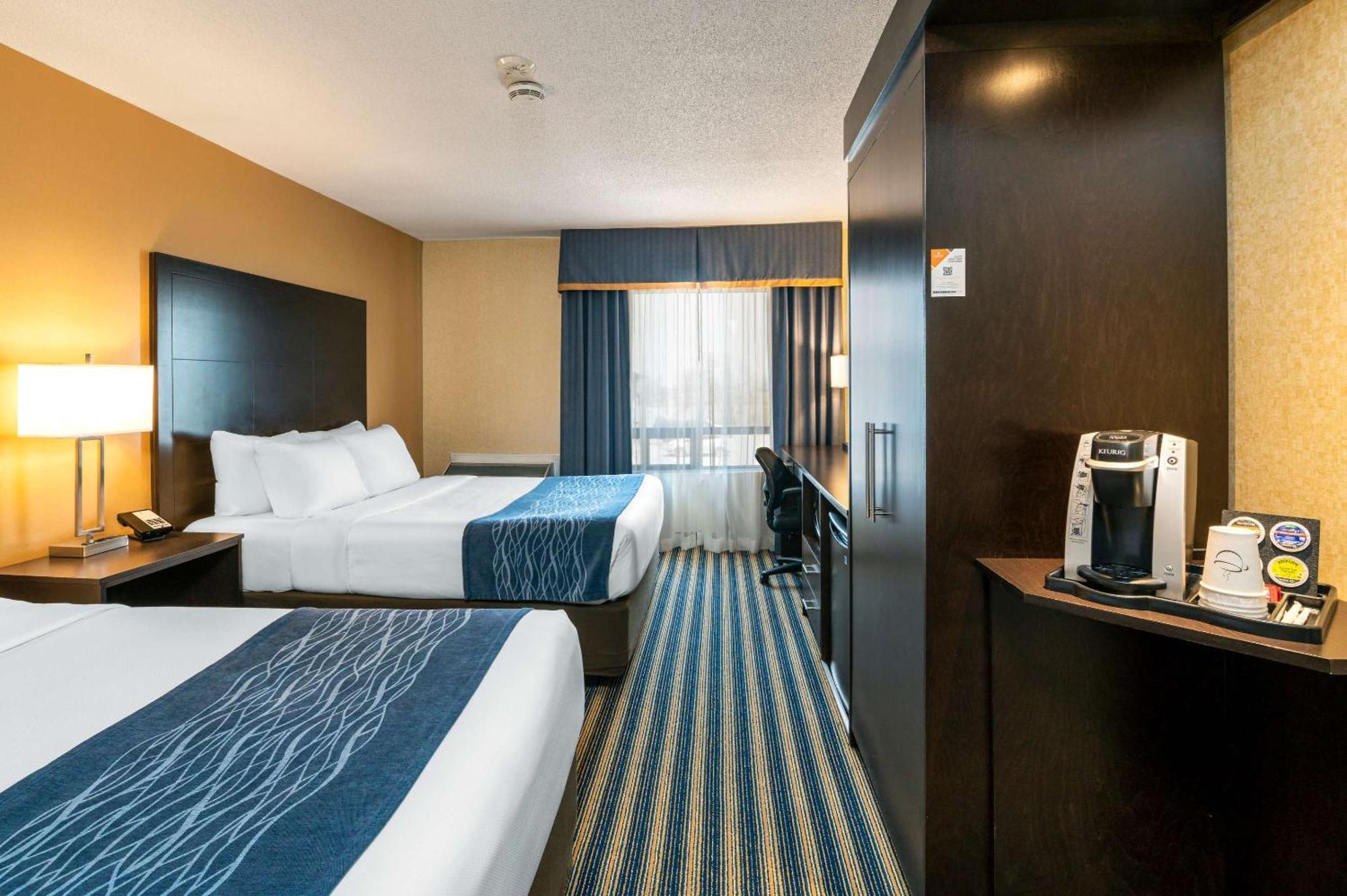 Comfort Inn Сент-Томас Екстер'єр фото