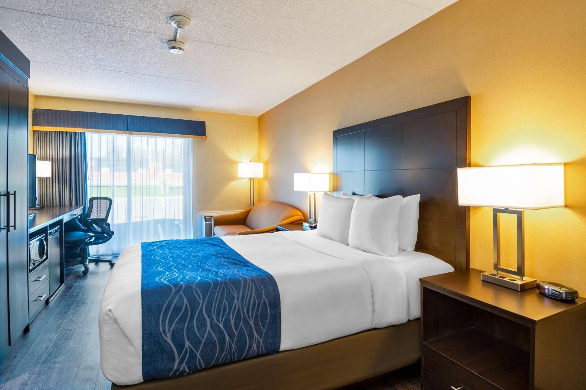 Comfort Inn Сент-Томас Екстер'єр фото