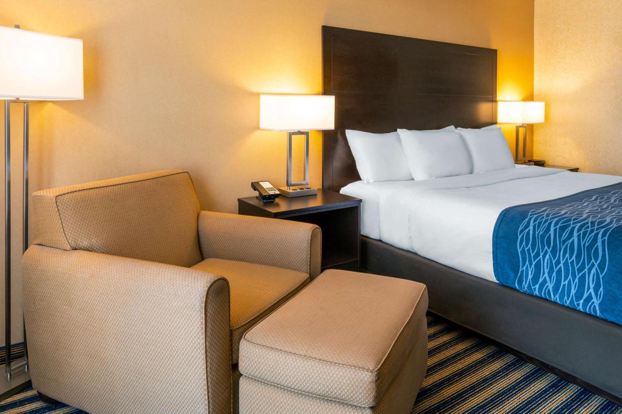Comfort Inn Сент-Томас Екстер'єр фото